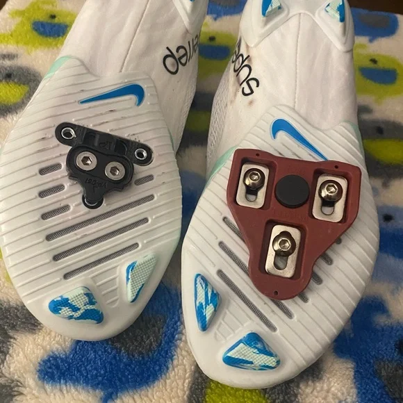 Nike ladies spin shoes size 8. - Picture 4 of 7